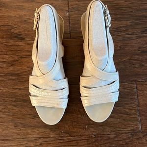 Franco Sarto 8.5 tan cork screw wedge